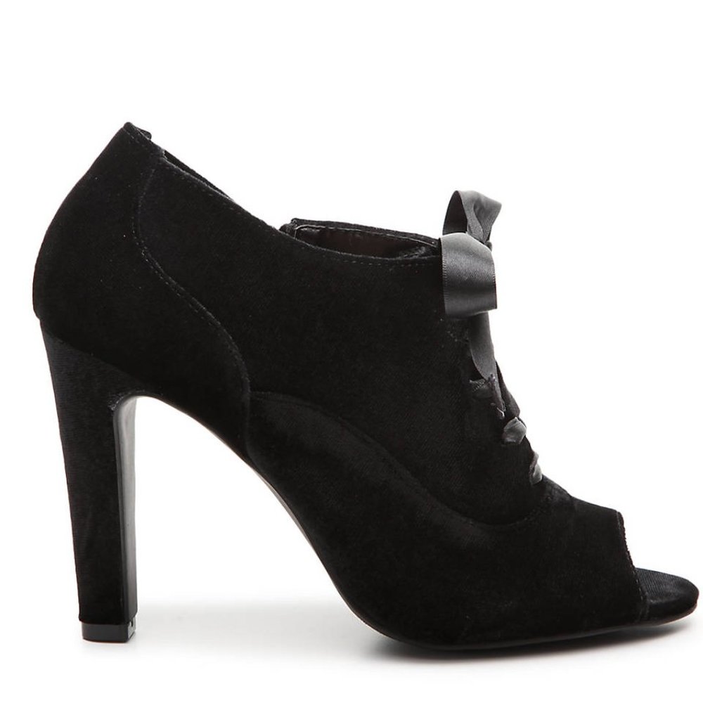 Kelly & Katie 4" Lace Up Open Toe heels